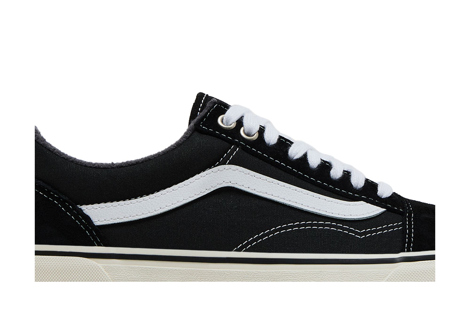 Lookbook Vans Old Skool MTE-1 'Black Gum' VN0A5I12Y28
