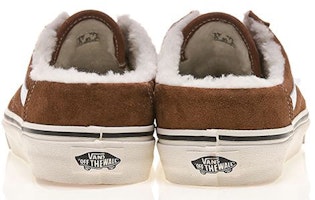 Vans Old Skool Mule 'Coklat Putih' VN0A4P3Y00J Lookbook Vans Old Skool Mule 'Coklat Putih' VN0A4P3Y00J