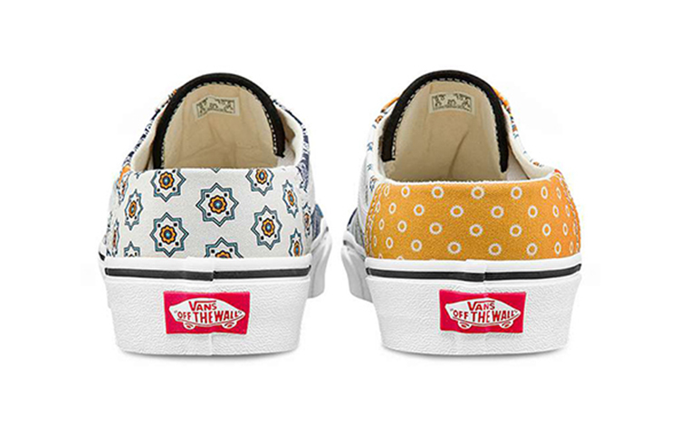 Shop Vans Old Skool Mule 'Campuran Corak' VN0A4P3Y6V2