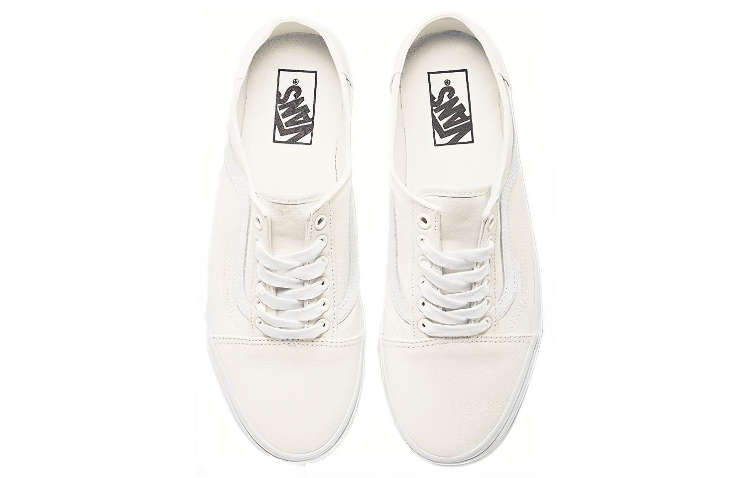 Shop Vans Old Skool 白色拖鞋款 VN0A4P3YWC6