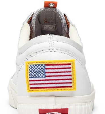 반스 올드스쿨 NASA 우주탐험가 트루 화이트 VN0A38G1UP9/VN0A38G1UP91 Sizing 반스 올드스쿨 NASA 우주탐험가 트루 화이트 VN0A38G1UP9/VN0A38G1UP91