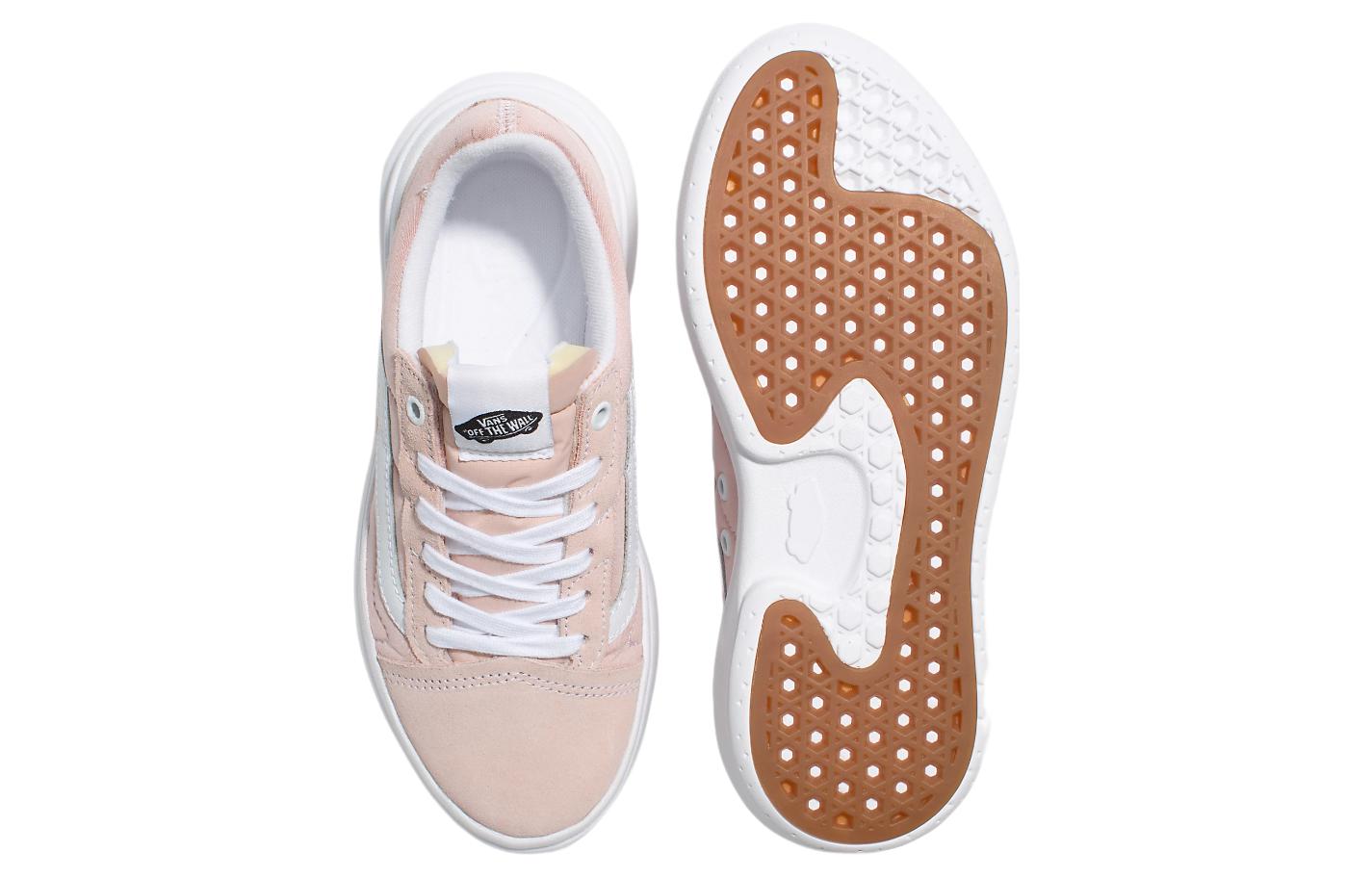 Shop Vans Old Skool Overt Comfycush 防滑耐磨 低筒 滑板鞋 男女皆宜 粉白色
