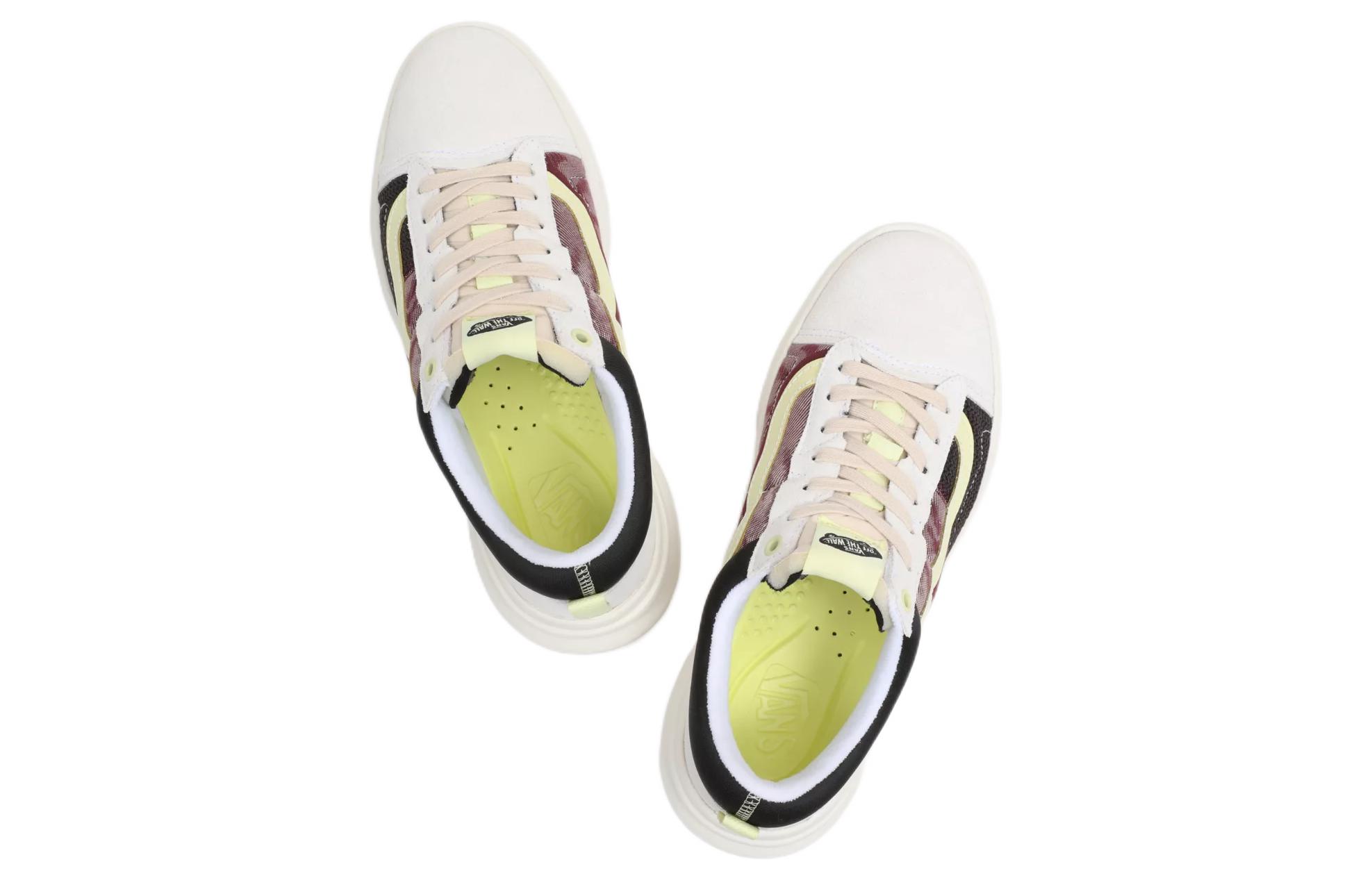 Shop Vans Old Skool Overt Plus CC 潮流休閒 防滑耐磨 低筒 休閒鞋 男女同款 白黑紅