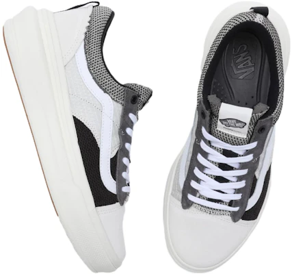 Vans Old Skool Overt Plus CC 潮流休閒 防滑耐磨 低筒 板鞋 男女同款 白黑 Shop Vans Old Skool Overt Plus CC 潮流休閒 防滑耐磨 低筒 板鞋 男女同款 白黑
