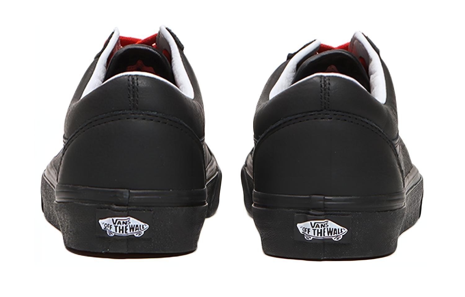 Shop Vans经典纯黑滑板鞋 VN0A3WKT3ZO