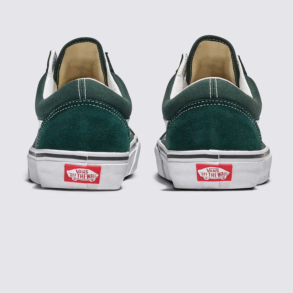 Shop Vans Old Skool 滑板鞋 VN000D7ZPRM