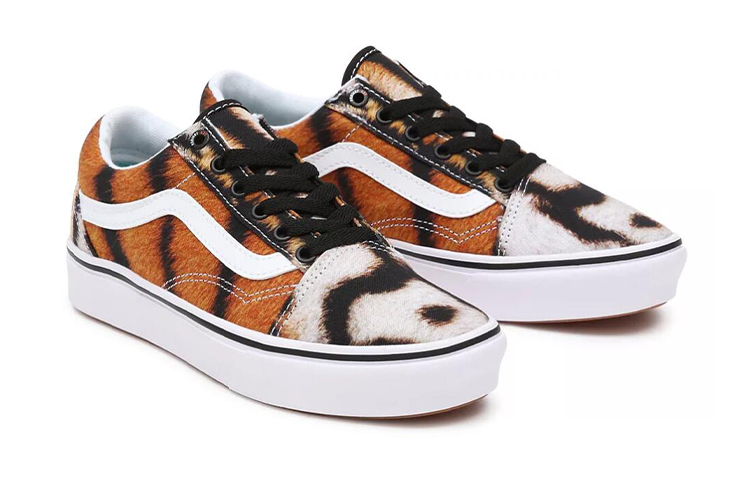 Lookbook Vans Old Skool Sneakers K Warna Oren VN0A4UHA9A9