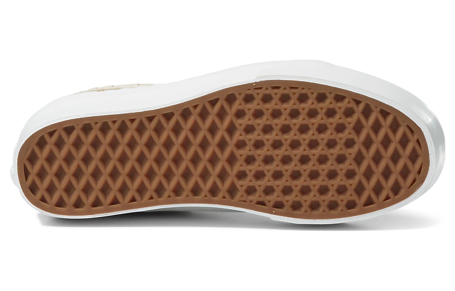 Shop Vans Old Skool Stackform 'Putih Krem' VN0A7Q5MIVR