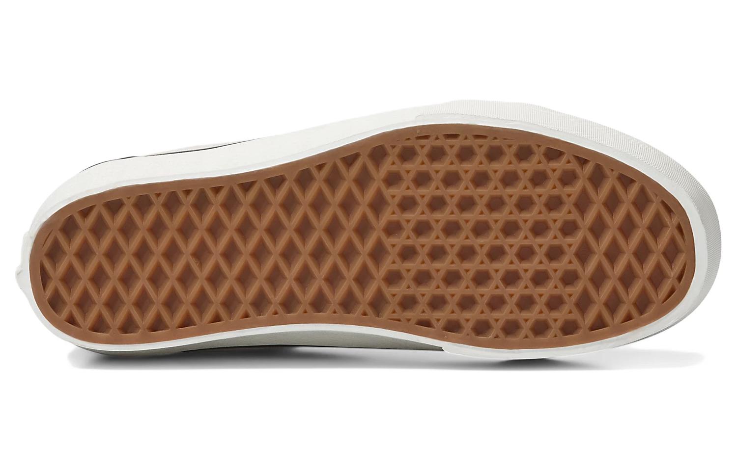 Shop Vans Old Skool Stackform ‘豬皮絨毛’ VN0A7Q5MMUL