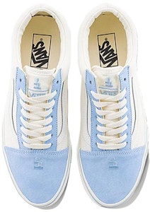 Vans Old Skool x Tagi 'Biru Putih' VN0A5KRSCEB Lookbook Vans Old Skool x Tagi 'Biru Putih' VN0A5KRSCEB