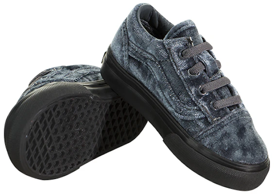 Vans经典侧条纹拉链款深蓝色 VN0A38EFQQS Shop Vans经典侧条纹拉链款深蓝色 VN0A38EFQQS