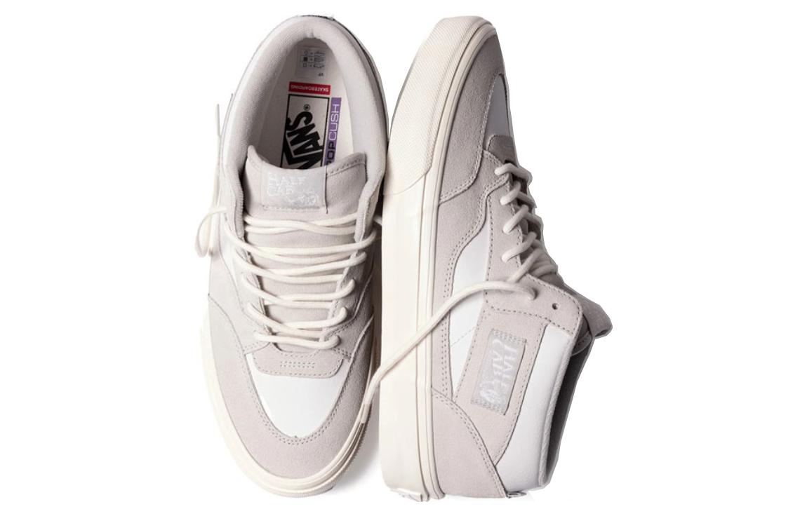 Lookbook Vans Pop Trading Company x Half Cab '92 zapatillas retro. VN0A5KYABCR