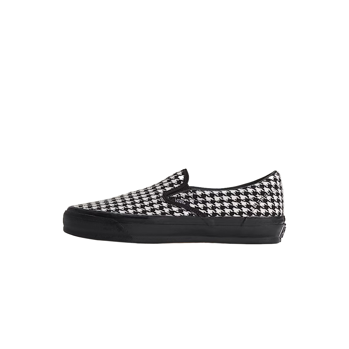 Vans Premium Classic Slip-On Casual Fashion Sneakers. VN000E96Y28