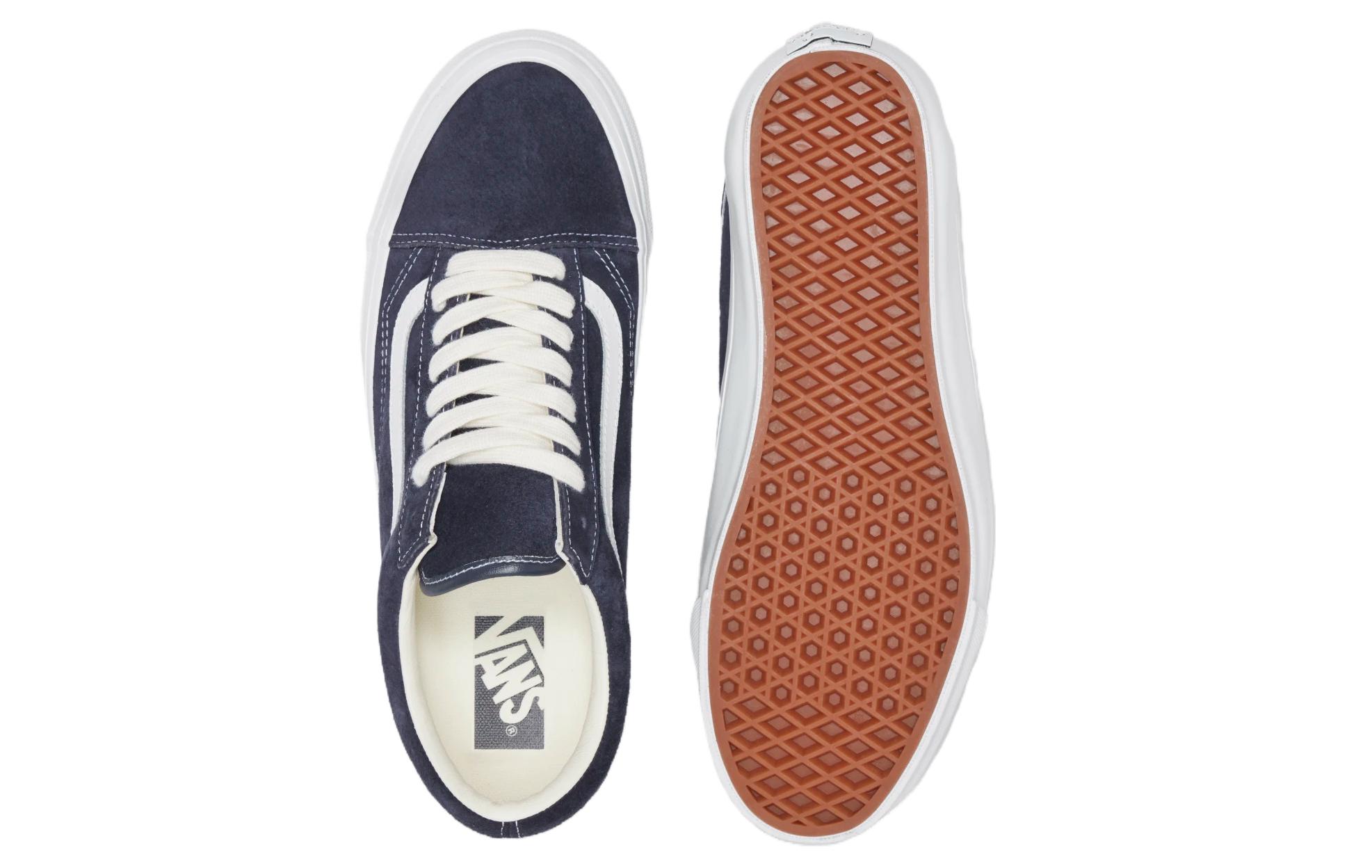Shop Vans Old Skool Premium 36 'Baritone Blue' zapatillas clásicas. VN000CNGCIE