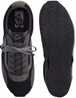 Shop Vans 高端低筒鞋 ''升級版麂皮黑暗灰'' VN000EHNGAP