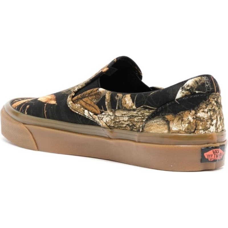 Lookbook Vans Realtree Classic Slip-On 'Hitam Gum' VN0A7Q580QR