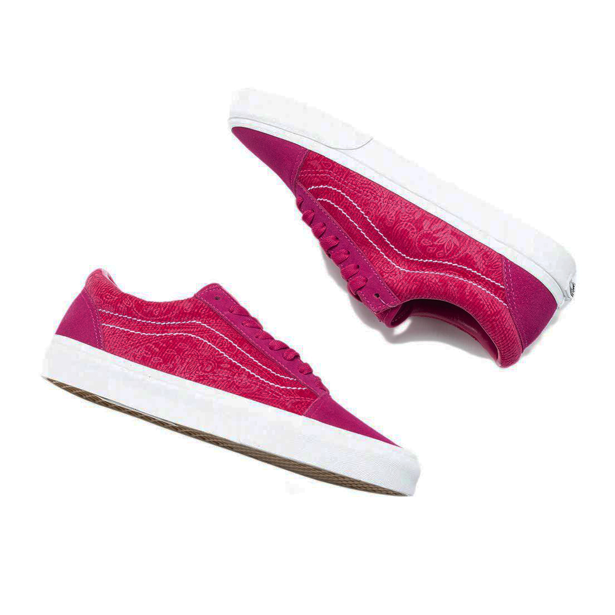 Shop ヴァンズ ピンクブルー スケシュー
(Vanzu pinkuburū sukeshū) VN0A4BV5TPQ