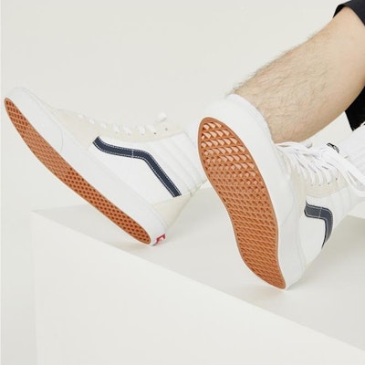 Vans Sk8-Hi クラシックスポーツ (ドレスブルー) VN0A32QG9YG Shop Vans Sk8-Hi クラシックスポーツ (ドレスブルー) VN0A32QG9YG
