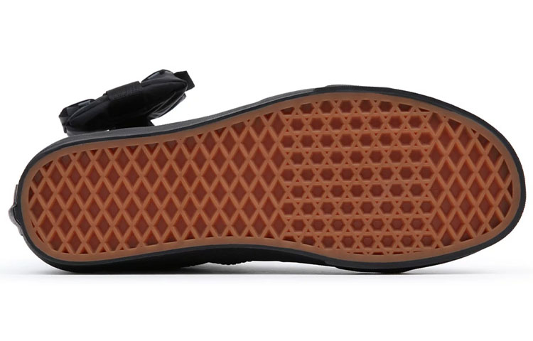 Shop Vans Sk8-Hi 社区版“战术实用 - 黑色” VN0A5JMOBKA