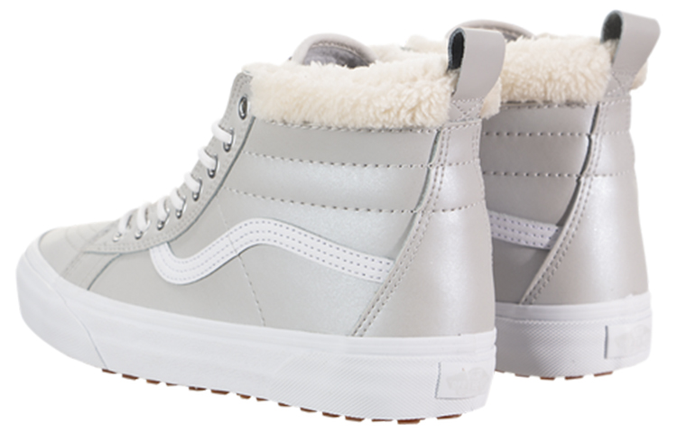 Lookbook ヴァンズ Sk8-Hi MTE メタリックシルバー VN0A33TXUC6