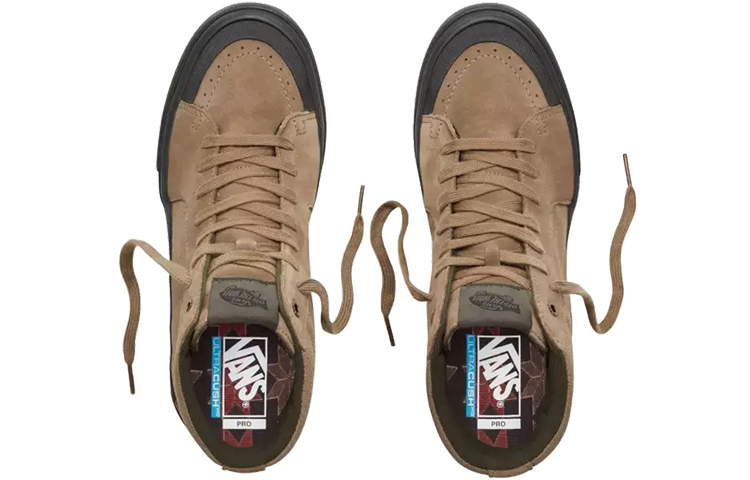 Shop Vans Sk8-Hi Pro '达科塔·罗奇' VN000VHGU23