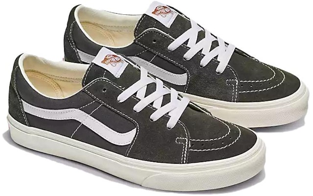 Vans Sk8-Low '黑墨色' 滑板鞋 VN0009QRCH6 Lookbook Vans Sk8-Low '黑墨色' 滑板鞋 VN0009QRCH6