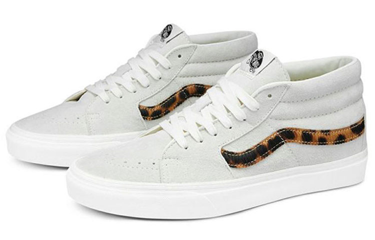 Lookbook Vans Sk8-Mid 復古中幫休閒帆布鞋 男女同款 白色