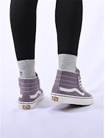 Vans Unisex SK8-HI Sepatu High-Top Ungu VN0A4UWNA5L Sizing Vans Unisex SK8-HI Sepatu High-Top Ungu VN0A4UWNA5L
