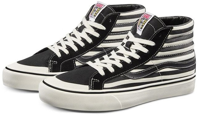 Vans SK8-Hi Stripe Kasut Tinggi Unisex Hitam Putih VN0A3ZCEUZS Order Vans SK8-Hi Stripe Kasut Tinggi Unisex Hitam Putih VN0A3ZCEUZS
