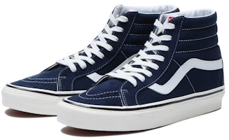 Vans SK8 HI 側邊條紋復古 高筒 溜板鞋 男女同款 藍白 Lookbook Vans SK8 HI 側邊條紋復古 高筒 溜板鞋 男女同款 藍白
