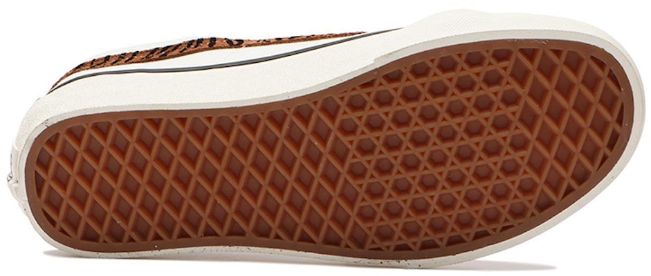 Vans SK8-Low Reissue SF 'Putih Hitam' VN0A4UWIA0O Details for Vans SK8-Low Reissue SF 'Putih Hitam' VN0A4UWIA0O