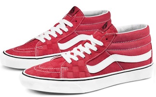 Sepatu Skate Vans Sk8-Mid Top Merah Unisex VN0A3WM3WJ2 Lookbook Sepatu Skate Vans Sk8-Mid Top Merah Unisex VN0A3WM3WJ2