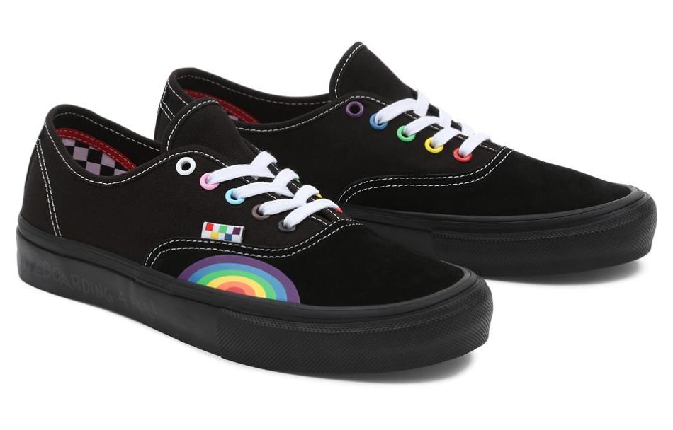 Lookbook Vans 滑板 Authentic 'Pride' 骄傲系列 VN0A5FC8BML