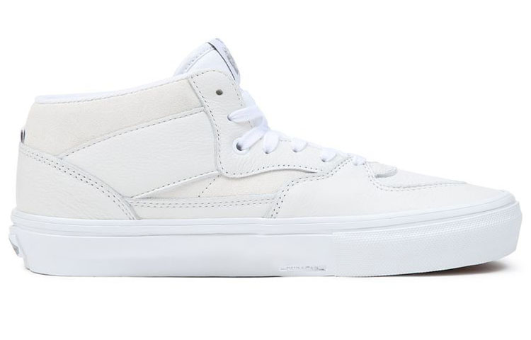 Lookbook Vans 滑板 Half Cab 'Daz - White' VN0A5FCDWWW