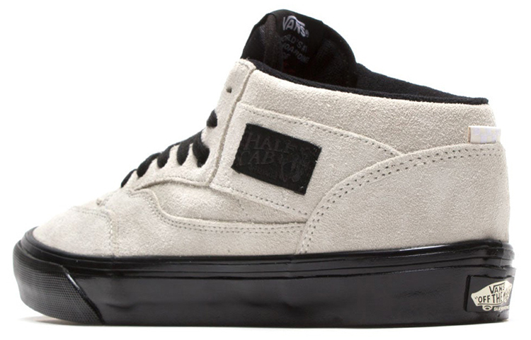 Shop Vans Skate Half Cab Mid-Top Sneakers Kelabu Abu-Abu VN0A5KYAKIG