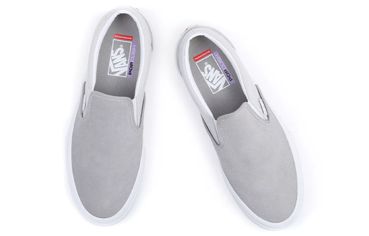 Shop Vans滑板无鞋带云配色版 VN0A5FCACOI