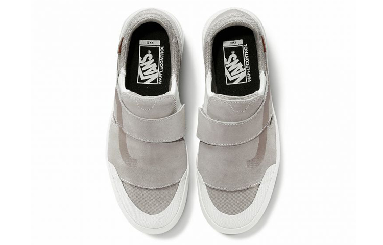 Lookbook Vans 一脚蹬滑板鞋 灰/白 VN0A4P38SXT