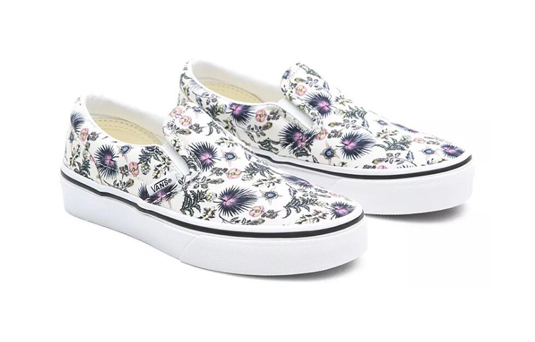 Lookbook Vans Classic 懒人鞋 花卉白色 童鞋 VN0A4BUT30R