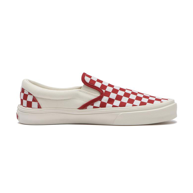 Shop Vans 經典輕量化懶人鞋 V261308005