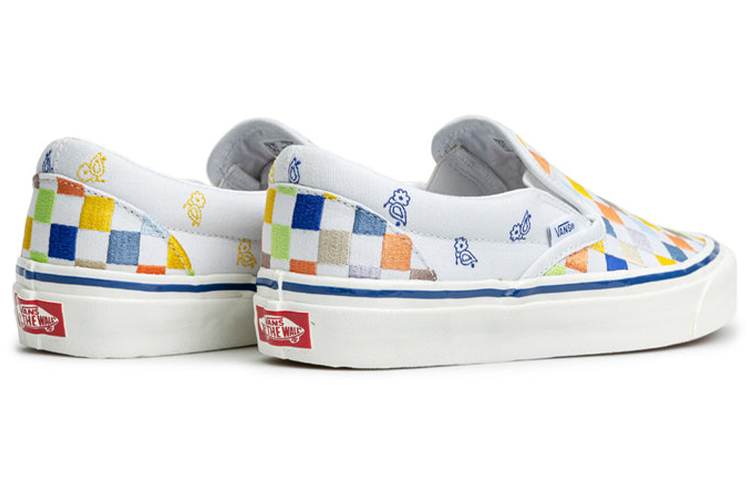 Lookbook Vans 休閒棋盤格低筒板鞋 男女同款 白藍