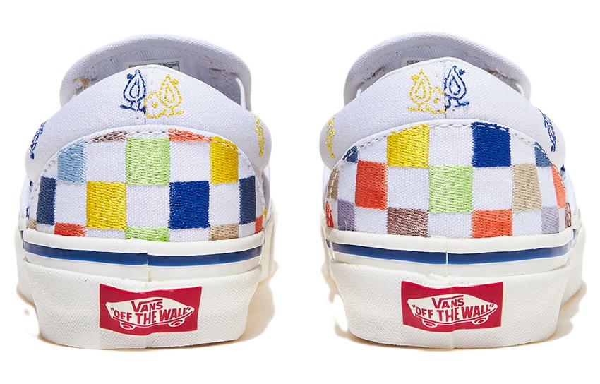 Shop Vans 休閒棋盤格低筒板鞋 男女同款 白藍