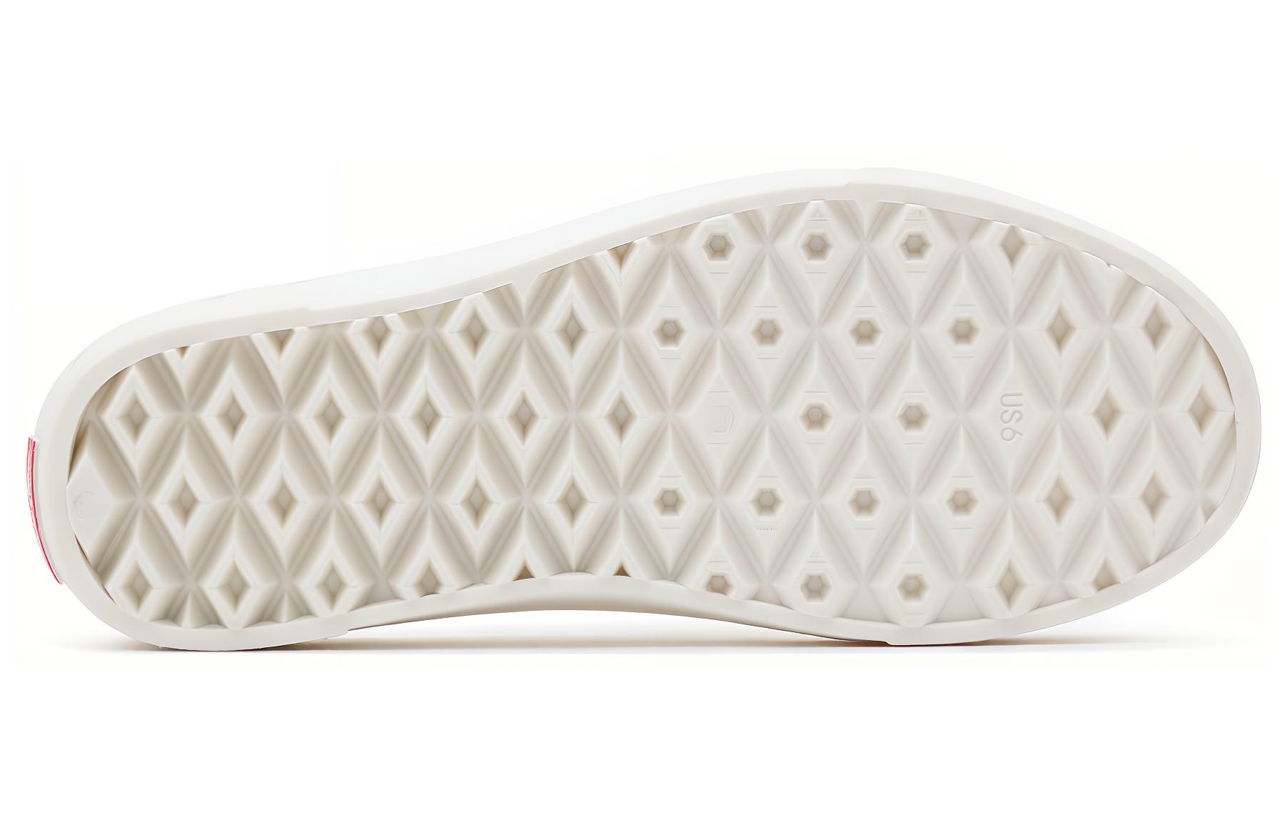 Shop Vans スリッポンミュール TRK (ホワイト) VN0005V8FS8