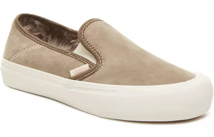 Lookbook Vans Slip-On SF ''Wolf Pack - Taupe Désert'' VN0A3MVDUBR