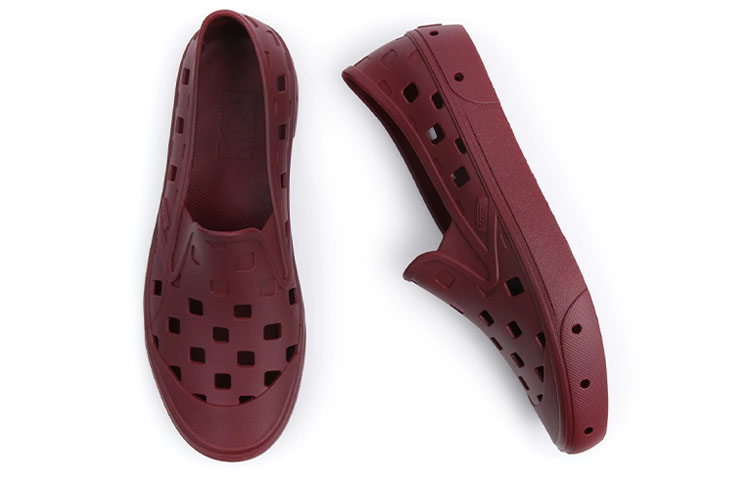 Shop 范斯红色Slip-On Trk 休闲鞋 VN0A5HF8TWP