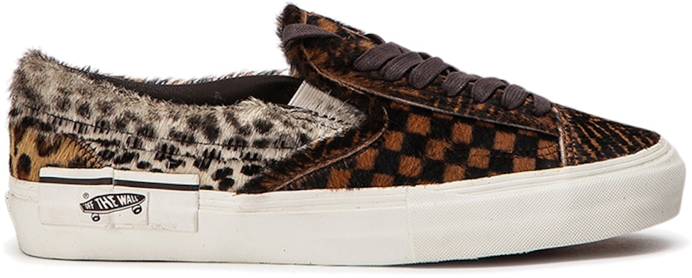 Vans SLIP-ON CAP LX CUT AND PASTE ANIMAL PACK Coklat/Hitam Leopard. VN0A3TKSVSO1 Order Vans SLIP-ON CAP LX CUT AND PASTE ANIMAL PACK Coklat/Hitam Leopard. VN0A3TKSVSO1