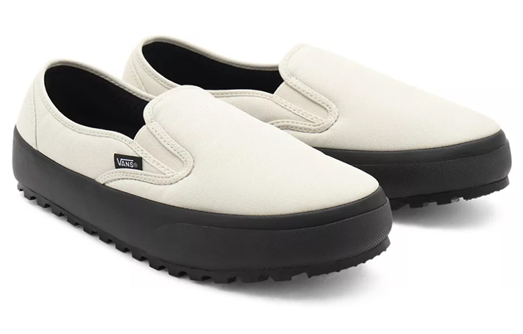 Lookbook Vans 滑雪小屋 Vansguard 灰白色拖鞋运动鞋 VN0A5JI2A17