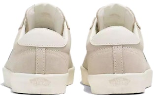 Vans 运动低帮麂皮鞋 '米色' VN000CQRDBV Shop Vans 运动低帮麂皮鞋 '米色' VN000CQRDBV