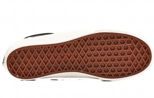 Shop Vans Style 36 '黑色' VN0A3DZ3RFQ