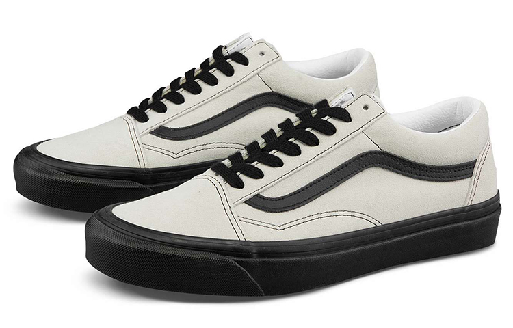 Order Kasut Vans Gaya 36 Putih/Hitam VN0A54F39XO