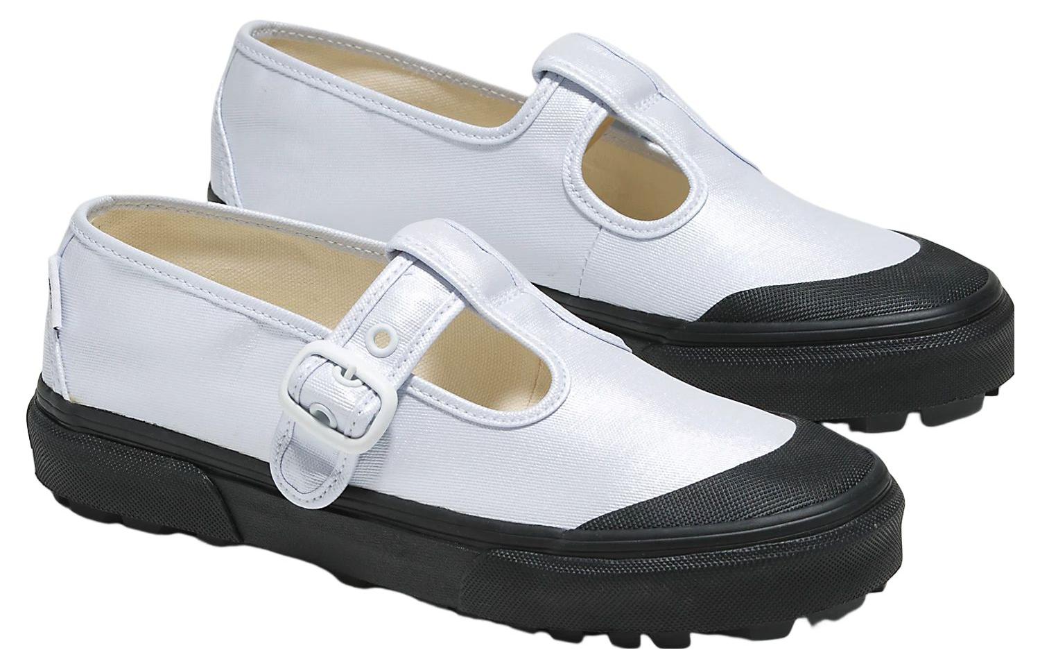 Order Vans Gaya 93 Kanvas Salutan 'Putih Hitam' VN0A3XTJW00